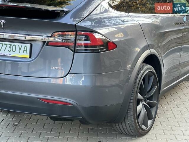 Серый Тесла Модель Х, объемом двигателя 0 л и пробегом 144 тыс. км за 28950 $, фото 3 на Automoto.ua