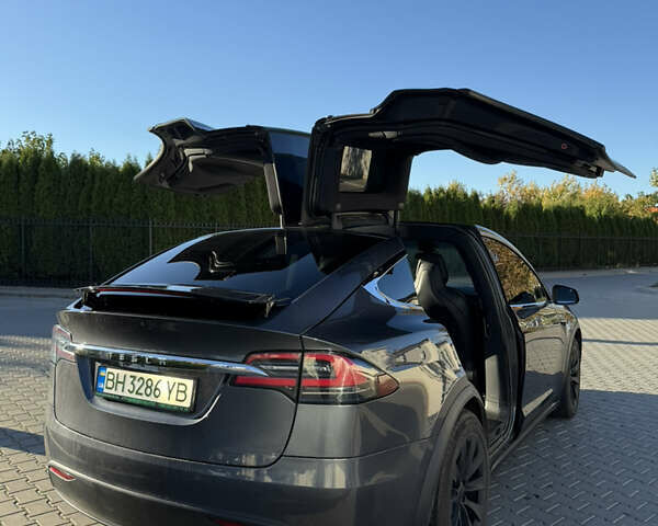 Тесла Модель Х 2018 у Одесі на Automoto.ua Сірий Тесла Модель Х, об'ємом двигуна 0 л та пробігом 185 тис. км за 33000 $, фото 1 на Automoto.ua