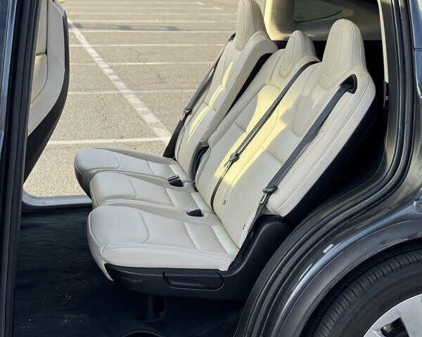 Серый Тесла Модель Х, объемом двигателя 0 л и пробегом 233 тыс. км за 17500 $, фото 24 на Automoto.ua