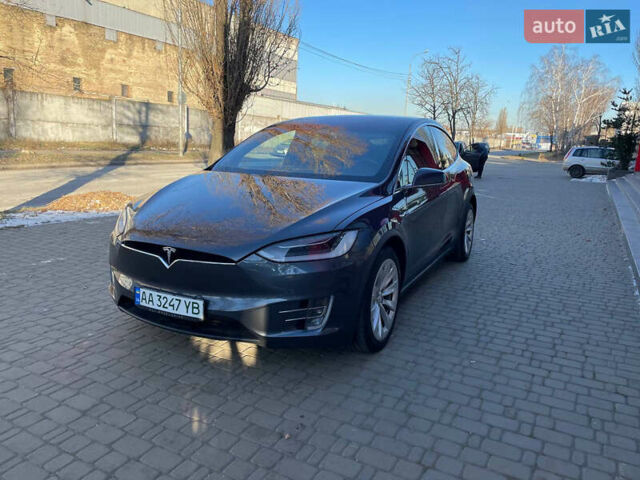 Серый Тесла Модель Х, объемом двигателя 0 л и пробегом 102 тыс. км за 26500 $, фото 4 на Automoto.ua