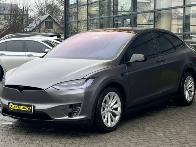 Серый Тесла Модель Х, объемом двигателя 100 л и пробегом 145 тыс. км за 42000 $, фото 2 на Automoto.ua