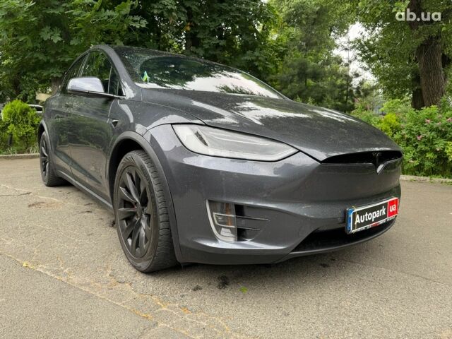 Серый Тесла Модель Х, объемом двигателя 0 л и пробегом 91 тыс. км за 31990 $, фото 3 на Automoto.ua