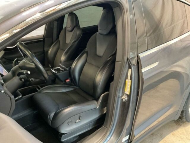 Серый Тесла Модель Х, объемом двигателя 0 л и пробегом 190 тыс. км за 20582 $, фото 5 на Automoto.ua