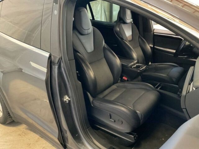 Серый Тесла Модель Х, объемом двигателя 0 л и пробегом 190 тыс. км за 20582 $, фото 4 на Automoto.ua