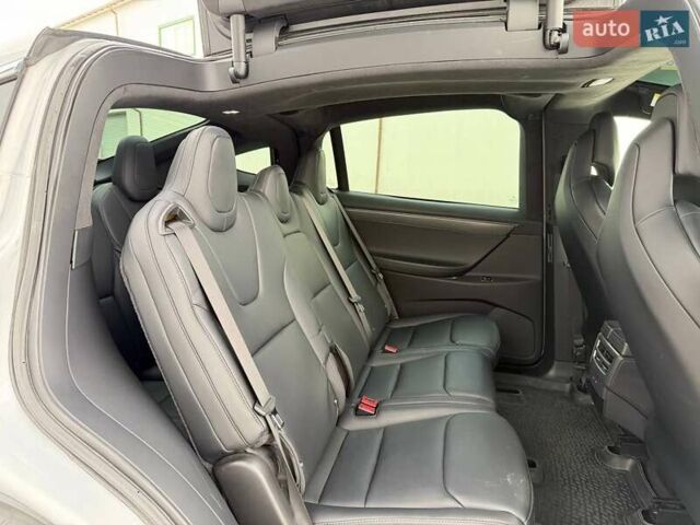 Серый Тесла Модель Х, объемом двигателя 0 л и пробегом 140 тыс. км за 21900 $, фото 13 на Automoto.ua
