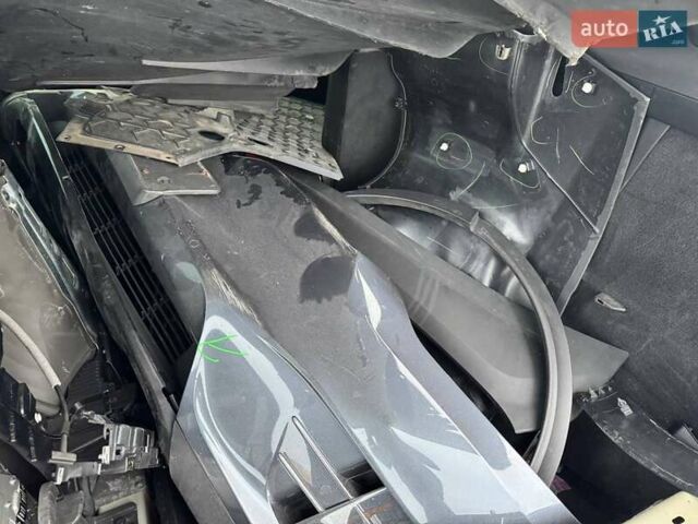 Серый Тесла Модель Х, объемом двигателя 0 л и пробегом 123 тыс. км за 20000 $, фото 14 на Automoto.ua