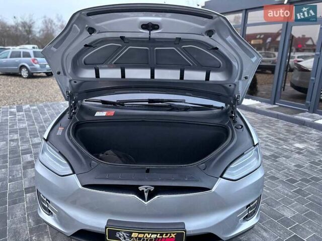 Сірий Тесла Модель Х, об'ємом двигуна 0 л та пробігом 84 тис. км за 23999 $, фото 31 на Automoto.ua