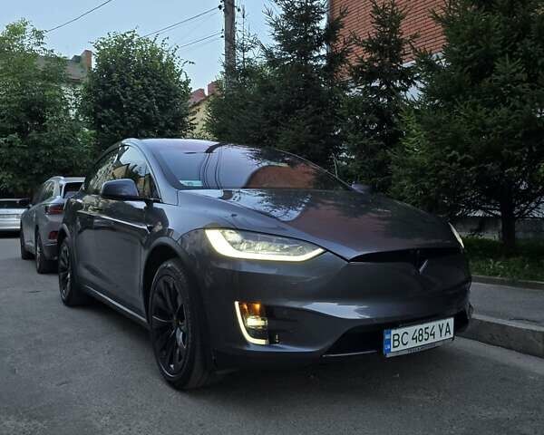 Серый Тесла Модель Х, объемом двигателя 0 л и пробегом 78 тыс. км за 28900 $, фото 8 на Automoto.ua