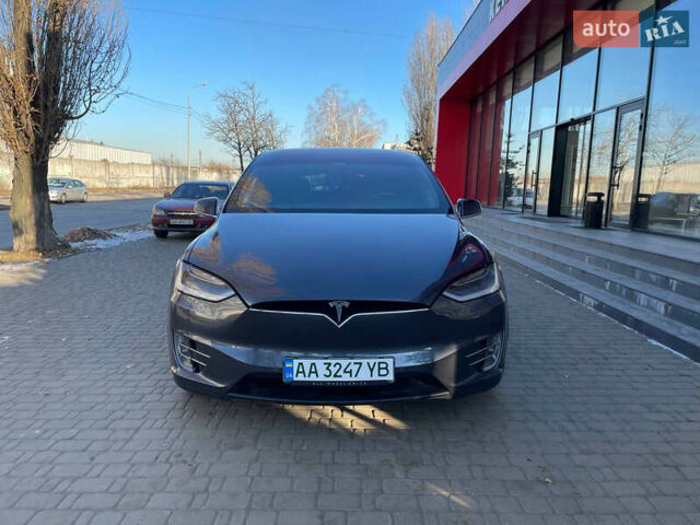 Серый Тесла Модель Х, объемом двигателя 0 л и пробегом 102 тыс. км за 26500 $, фото 5 на Automoto.ua