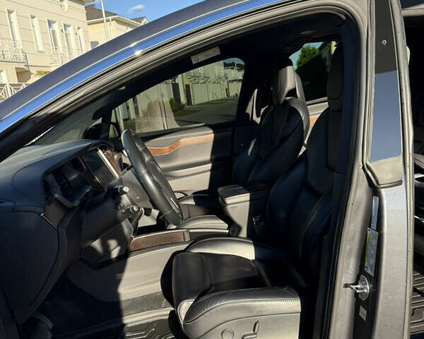Тесла Модель Х 2018 у Одесі на Automoto.ua Сірий Тесла Модель Х, об'ємом двигуна 0 л та пробігом 185 тис. км за 33000 $, фото 10 на Automoto.ua