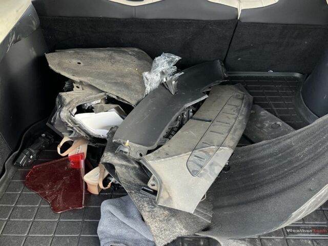 Серый Тесла Модель Х, объемом двигателя 0 л и пробегом 96 тыс. км за 16900 $, фото 18 на Automoto.ua