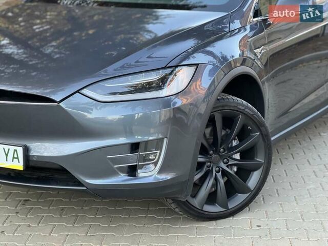 Серый Тесла Модель Х, объемом двигателя 0 л и пробегом 144 тыс. км за 28950 $, фото 1 на Automoto.ua