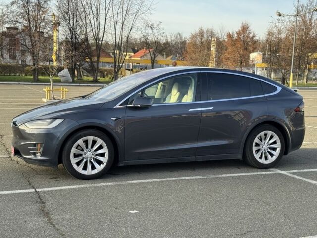 Серый Тесла Модель Х, объемом двигателя 0 л и пробегом 233 тыс. км за 17500 $, фото 8 на Automoto.ua