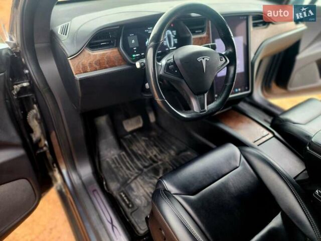 Тесла Модель Х 2018 у Одесі на Automoto.ua Сірий Тесла Модель Х, об'ємом двигуна 0 л та пробігом 185 тис. км за 27500 $, фото 20 на Automoto.ua