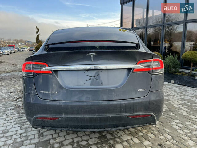 Серый Тесла Модель Х, объемом двигателя 0 л и пробегом 96 тыс. км за 16900 $, фото 4 на Automoto.ua