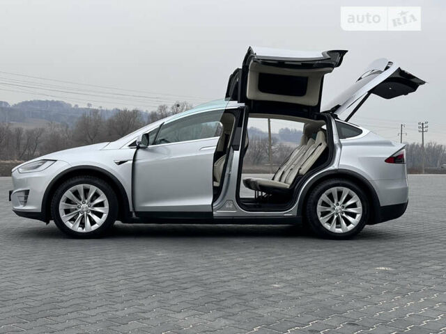 Сірий Тесла Модель Х, об'ємом двигуна 0 л та пробігом 102 тис. км за 48500 $, фото 11 на Automoto.ua