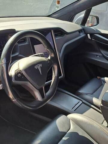 Тесла Модель Х 2018 в Киеве на Automoto.ua Серый Тесла Модель Х, объемом двигателя 0 л и пробегом 123 тыс. км за 24500 $, фото 10 на Automoto.ua
