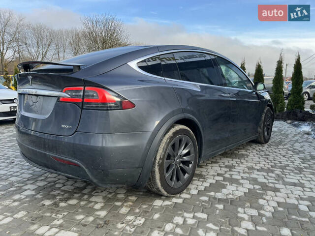 Серый Тесла Модель Х, объемом двигателя 0 л и пробегом 96 тыс. км за 16900 $, фото 5 на Automoto.ua
