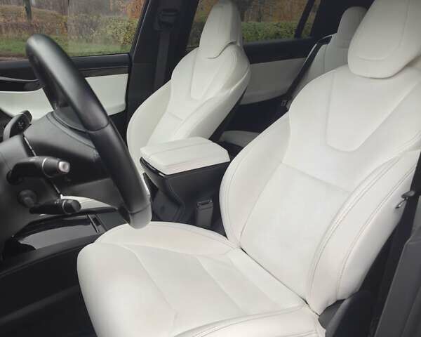 Серый Тесла Модель Х, объемом двигателя 0 л и пробегом 67 тыс. км за 35000 $, фото 16 на Automoto.ua