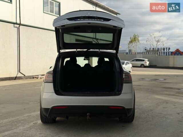 Серый Тесла Модель Х, объемом двигателя 0 л и пробегом 140 тыс. км за 21900 $, фото 18 на Automoto.ua