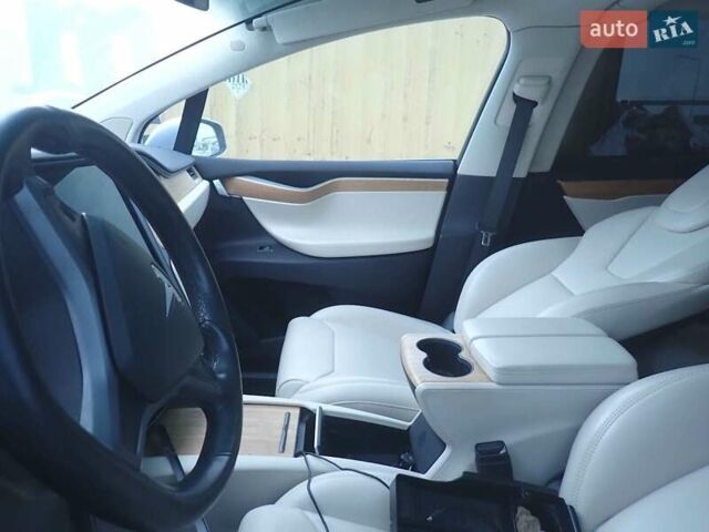 Сірий Тесла Модель Х, об'ємом двигуна 0 л та пробігом 160 тис. км за 21000 $, фото 2 на Automoto.ua