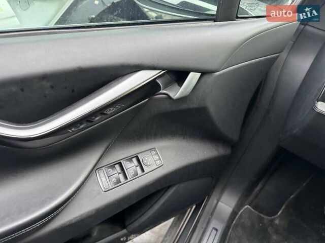 Серый Тесла Модель Х, объемом двигателя 0 л и пробегом 123 тыс. км за 20000 $, фото 7 на Automoto.ua