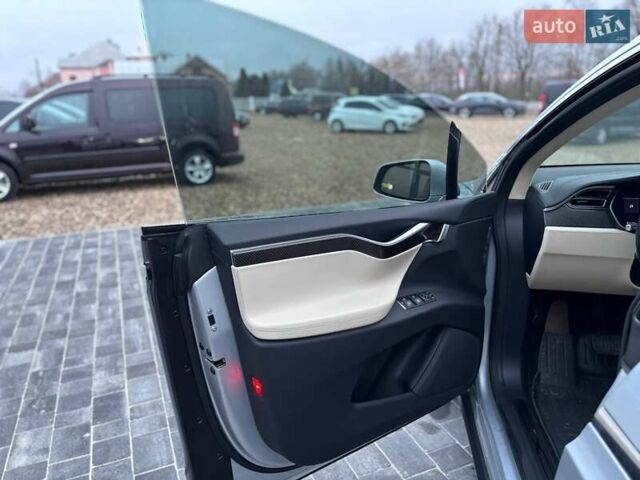 Сірий Тесла Модель Х, об'ємом двигуна 0 л та пробігом 84 тис. км за 23999 $, фото 13 на Automoto.ua