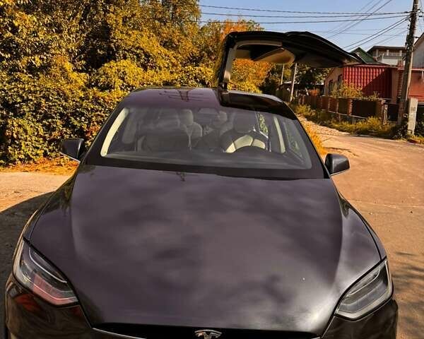 Серый Тесла Модель Х, объемом двигателя 0 л и пробегом 48 тыс. км за 28000 $, фото 3 на Automoto.ua