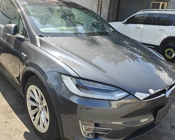 Серый Тесла Модель Х, объемом двигателя 0 л и пробегом 67 тыс. км за 35000 $, фото 20 на Automoto.ua