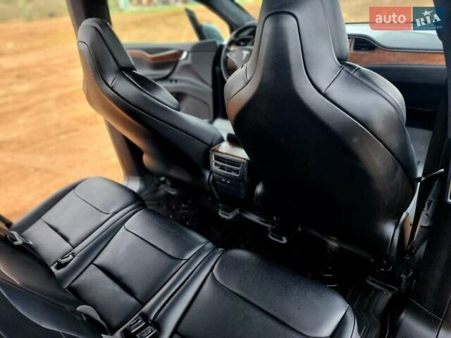 Тесла Модель Х 2018 у Одесі на Automoto.ua Сірий Тесла Модель Х, об'ємом двигуна 0 л та пробігом 185 тис. км за 27500 $, фото 37 на Automoto.ua