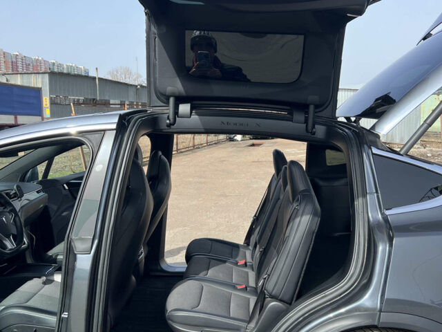 Сірий Тесла Модель Х, об'ємом двигуна 0 л та пробігом 109 тис. км за 27000 $, фото 45 на Automoto.ua