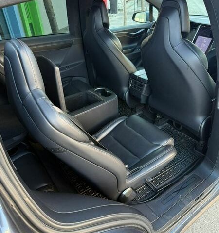 Сірий Тесла Модель Х, об'ємом двигуна 0 л та пробігом 183 тис. км за 25700 $, фото 17 на Automoto.ua