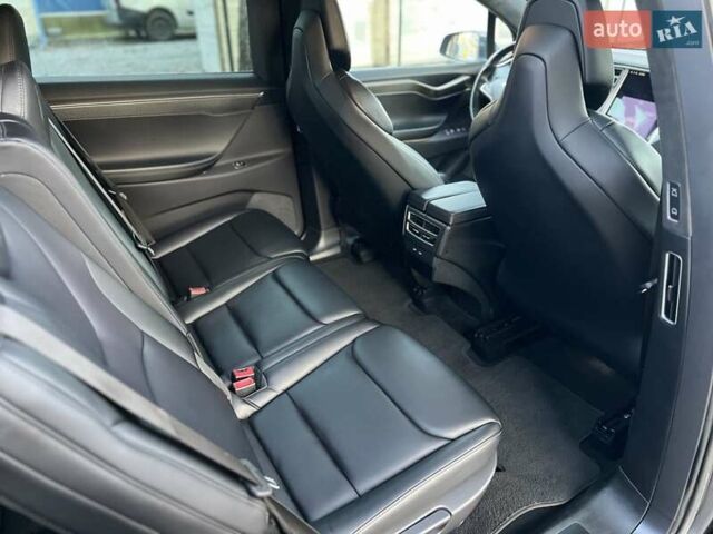 Серый Тесла Модель Х, объемом двигателя 0 л и пробегом 144 тыс. км за 28950 $, фото 22 на Automoto.ua