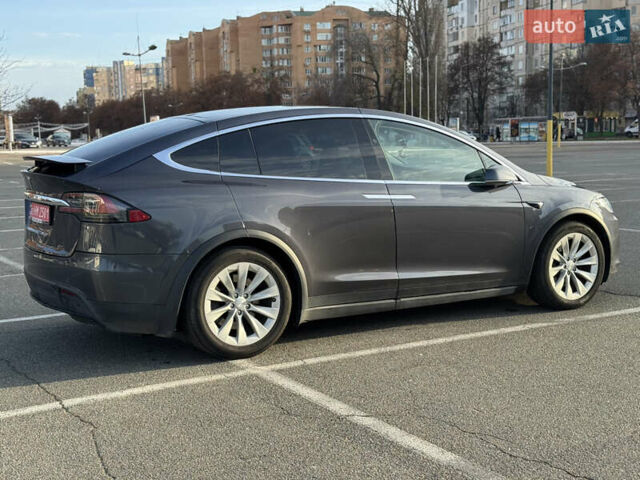 Серый Тесла Модель Х, объемом двигателя 0 л и пробегом 233 тыс. км за 17500 $, фото 15 на Automoto.ua