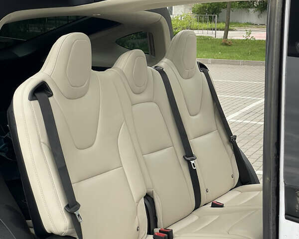 Серый Тесла Модель Х, объемом двигателя 0 л и пробегом 77 тыс. км за 29500 $, фото 15 на Automoto.ua