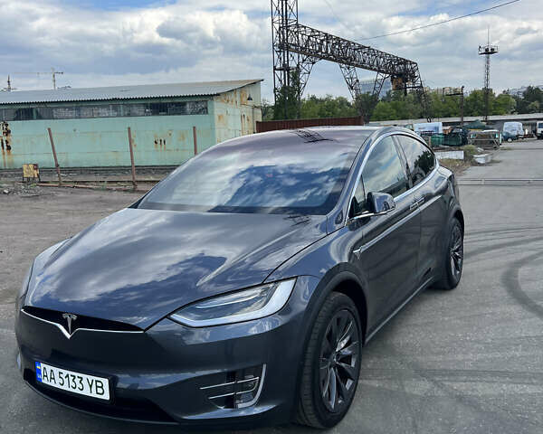 Серый Тесла Модель Х, объемом двигателя 0 л и пробегом 114 тыс. км за 32000 $, фото 53 на Automoto.ua