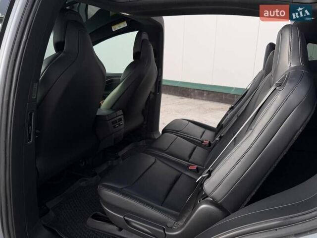 Серый Тесла Модель Х, объемом двигателя 0 л и пробегом 140 тыс. км за 21900 $, фото 16 на Automoto.ua