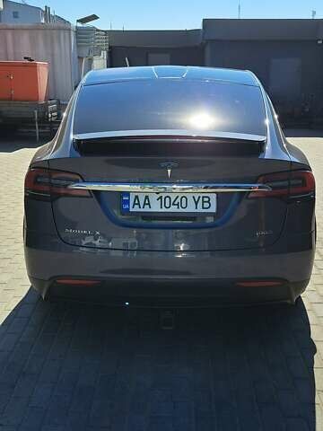 Тесла Модель Х 2018 в Киеве на Automoto.ua Серый Тесла Модель Х, объемом двигателя 0 л и пробегом 123 тыс. км за 24500 $, фото 2 на Automoto.ua