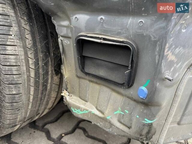 Серый Тесла Модель Х, объемом двигателя 0 л и пробегом 123 тыс. км за 20000 $, фото 5 на Automoto.ua