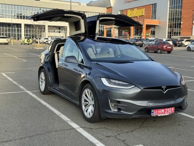 Серый Тесла Модель Х, объемом двигателя 0 л и пробегом 233 тыс. км за 17500 $, фото 2 на Automoto.ua