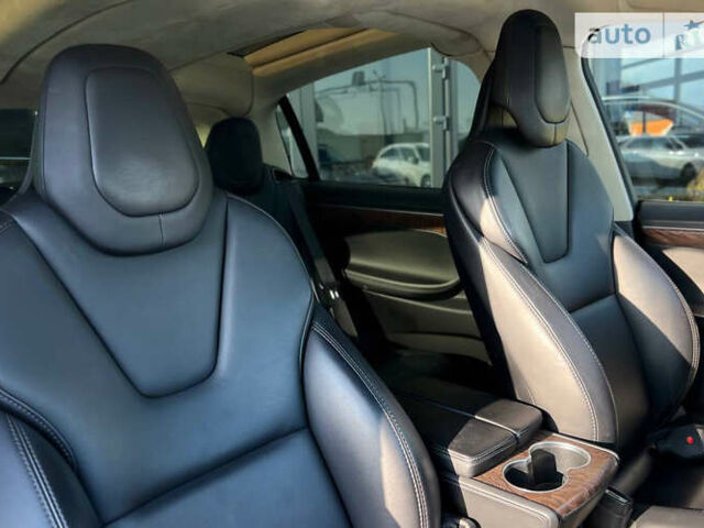 Серый Тесла Модель Х, объемом двигателя 0 л и пробегом 128 тыс. км за 42000 $, фото 18 на Automoto.ua
