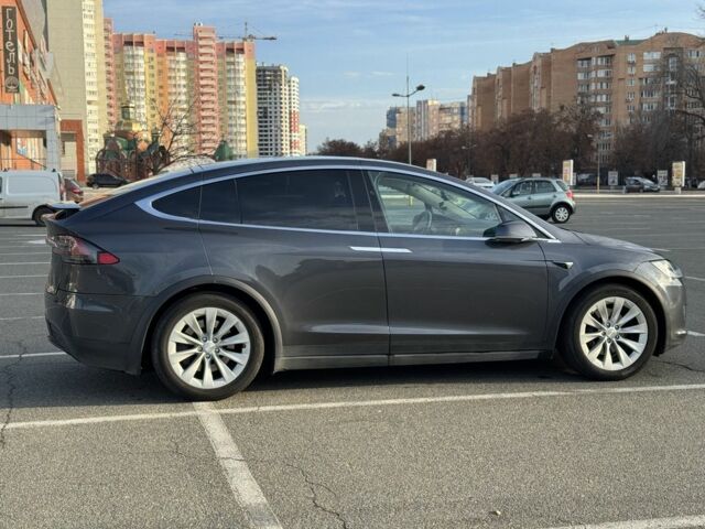 Серый Тесла Модель Х, объемом двигателя 0 л и пробегом 233 тыс. км за 17500 $, фото 14 на Automoto.ua