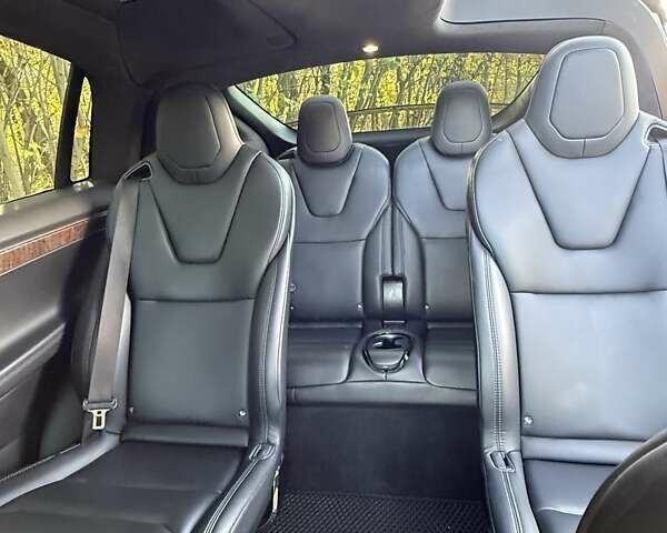 Серый Тесла Модель Х, объемом двигателя 0 л и пробегом 117 тыс. км за 28400 $, фото 13 на Automoto.ua