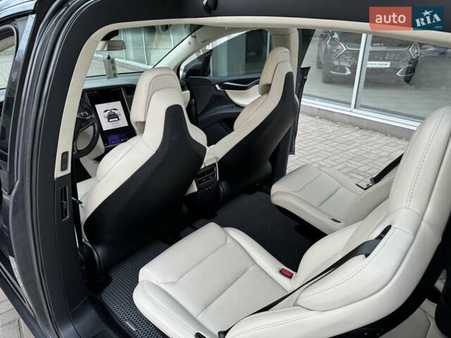 Серый Тесла Модель Х, объемом двигателя 0 л и пробегом 114 тыс. км за 43350 $, фото 28 на Automoto.ua