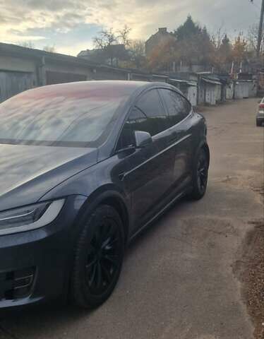 Серый Тесла Модель Х, объемом двигателя 0 л и пробегом 119 тыс. км за 28900 $, фото 7 на Automoto.ua