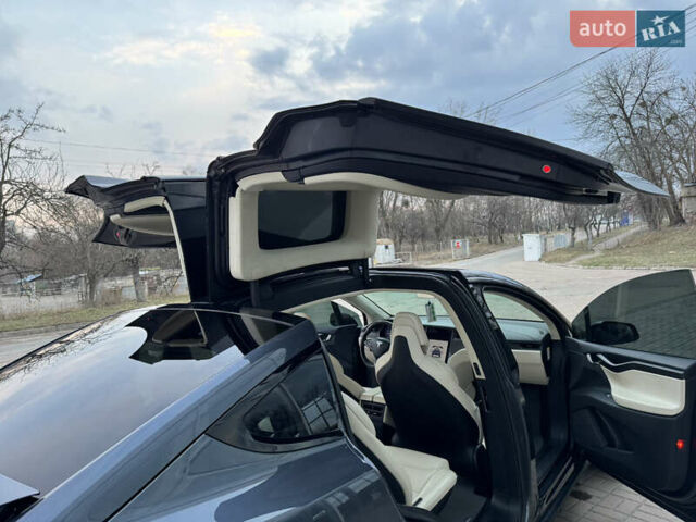 Серый Тесла Модель Х, объемом двигателя 0 л и пробегом 114 тыс. км за 43350 $, фото 38 на Automoto.ua