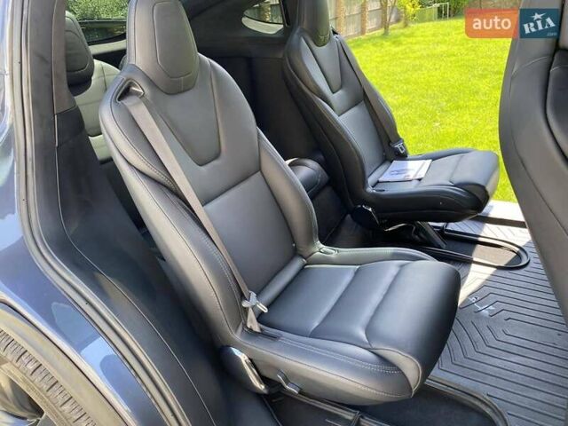 Серый Тесла Модель Х, объемом двигателя 0 л и пробегом 48 тыс. км за 62000 $, фото 11 на Automoto.ua