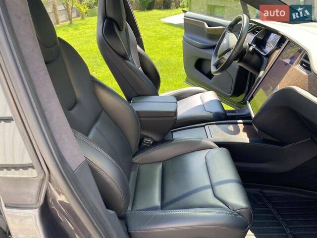 Серый Тесла Модель Х, объемом двигателя 0 л и пробегом 48 тыс. км за 62000 $, фото 9 на Automoto.ua