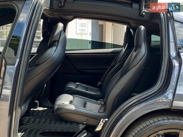 Сірий Тесла Модель Х, об'ємом двигуна 0 л та пробігом 176 тис. км за 36500 $, фото 13 на Automoto.ua