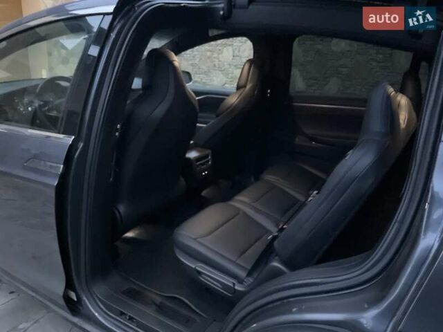 Серый Тесла Модель Х, объемом двигателя 0 л и пробегом 92 тыс. км за 26499 $, фото 20 на Automoto.ua